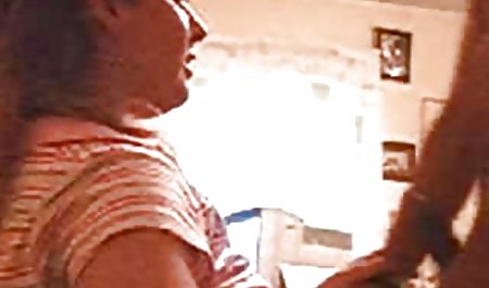 Pirang tv bokep barat panas Eva mengambil 2 kontol di Pigalle