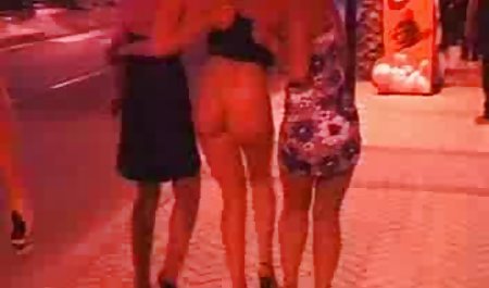 Toket bokep tete gede barat kencang Tinka di celana lucu menari